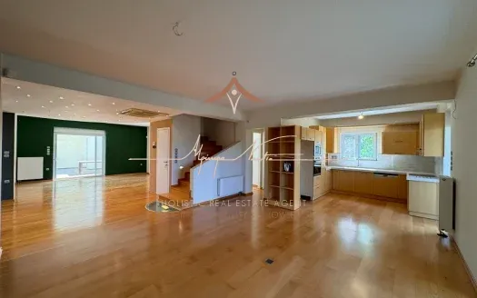 Πολυτελής μεζονέτα στη Βάρη για ενοικίαση