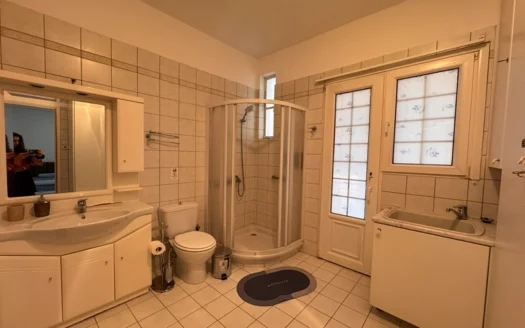 Οροφοδιαμέρισμα πρώτη γραμμή με θέα θάλασσα, προς ενοικίαση