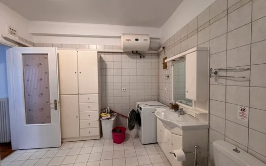 Οροφοδιαμέρισμα πρώτη γραμμή με θέα θάλασσα, προς ενοικίαση